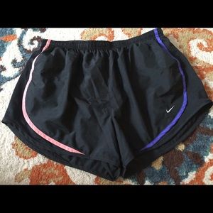 Nike Women's Dry Tempo Shorts